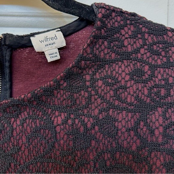 Aritzia Wilfred Burgundy Mignonne Floral Lace Overlay Mini Dress | Sz XS - Picture 2 of 4